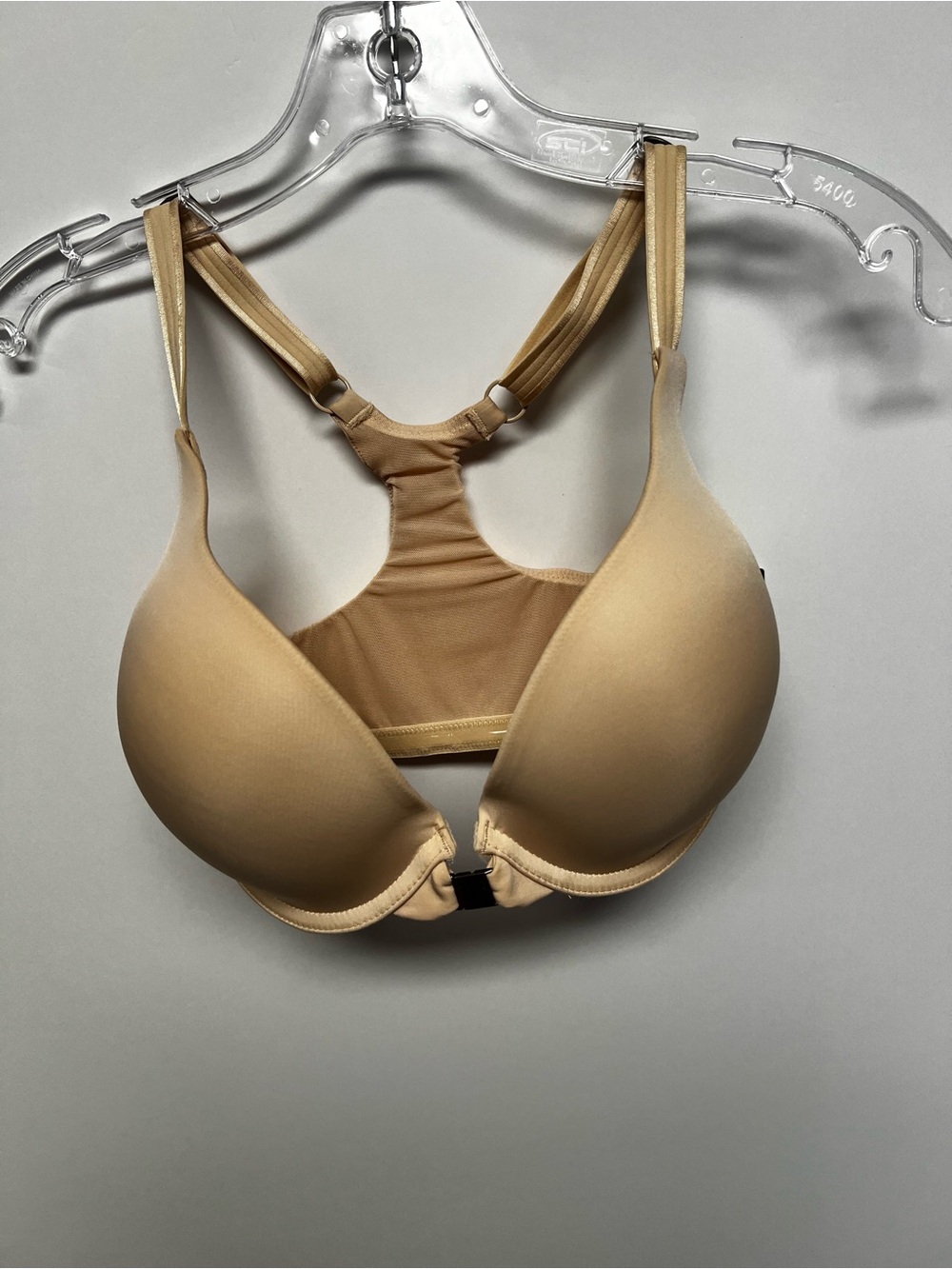 PARISA PT1043 SKIN COLOR RACERBACK UNDERWIRE BRA. SIZE 32G. FRONT CLASP PUSH UP